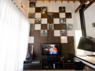Alfavile home, studio luchetti studio luchetti غرفة الميديا مزيج خشب وبلاستيك