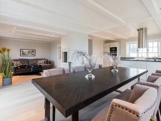 Homestaging Luxusimmobilie: ReetdachHaus in Ausnahmelage, Home Staging Sylt GmbH Home Staging Sylt GmbH Phòng khách