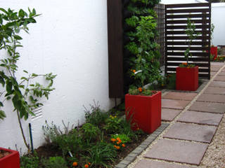 Working with Small Gardens, Young Landscape Design Studio Young Landscape Design Studio Modern Garden