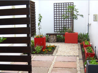 Working with Small Gardens, Young Landscape Design Studio Young Landscape Design Studio Jardines de estilo moderno