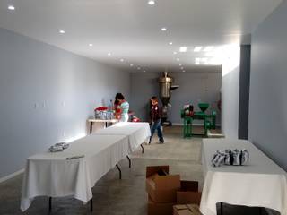 Centro de transformación de café, taller garcia arquitectura integral taller garcia arquitectura integral Sala da pranzo rurale