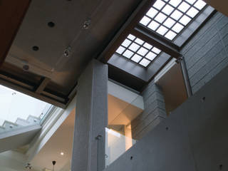 住宅(漫步雲間), 鼎爵室內裝修設計工程有限公司 鼎爵室內裝修設計工程有限公司 Minimalist corridor, hallway & stairs Glass