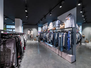 Fashionshop - NOVA, hysenbergh GmbH | Raumkonzepte Duesseldorf hysenbergh GmbH | Raumkonzepte Duesseldorf مساحات تجارية