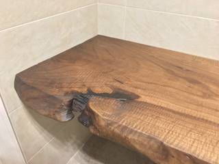 Top Bagno in Noce Nazionale, Bruno Spreafico Bruno Spreafico Rustic style bathroom Solid Wood Brown Shelves