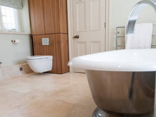 Bathroom, Lincolnshire Limestone Flooring Lincolnshire Limestone Flooring Baños modernos