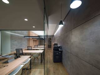 OFICINAS, RIA CONSTRUCCION & INTERIORISMO RIA CONSTRUCCION & INTERIORISMO مكتب عمل أو دراسة