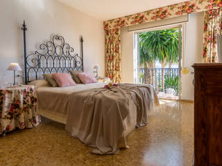 Home Staging en villa de alquiler vacacional "El Monte", Home & Haus | Home Staging & Fotografía Home & Haus | Home Staging & Fotografía Colonial style bedroom