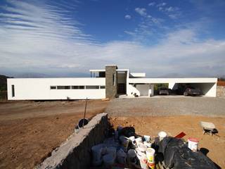 Vivienda JVL, Rinconada de Los Andes, C3proyecta C3proyecta 現代房屋設計點子、靈感 & 圖片 強化水泥
