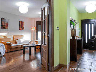 CHALET LUGAR DE CHAS - COIROS MORANDO INMOBILIARIA Salones rústicos de estilo rústico