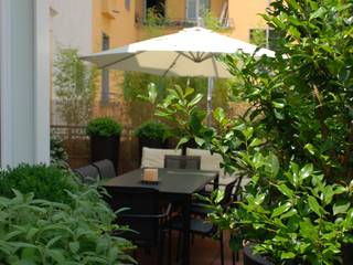 Un giardino in terrazza, studio 'dragora architettura e paesaggio studio 'dragora architettura e paesaggio Moderner Balkon, Veranda & Terrasse