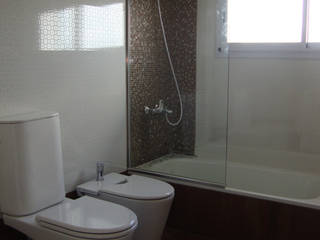 REMODELACION INTEGRAL DEPARTAMENTO TRIPLEX EN BELGRANO, ARQUITECTA MORIELLO ARQUITECTA MORIELLO Modern style bathrooms