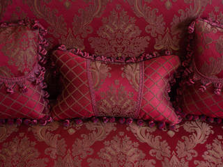Royal Damask Red Sofa Suite, REGAL SOFAS AND INTERIORS REGAL SOFAS AND INTERIORS Klasik Oturma Odası