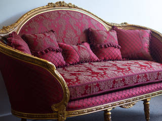 Royal Damask Red Sofa Suite, REGAL SOFAS AND INTERIORS REGAL SOFAS AND INTERIORS غرفة المعيشة