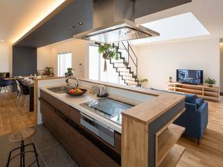 子供たちの元気な声が響く のびのび成長できる家, LITTLE NEST WORKS LITTLE NEST WORKS Cocinas de estilo moderno