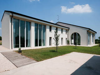 LOGHINO SANTA MARIA MINORE, studio di architettura DISEGNO studio di architettura DISEGNO Moderne Häuser