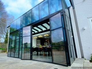 Rowood Farmhouse , IQ Glass UK IQ Glass UK Phòng ăn phong cách hiện đại