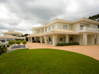 CASA H.E, Eustáquio Leite Arquitetura Eustáquio Leite Arquitetura Maisons classiques