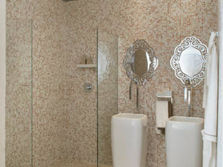 Casa Container , KB Interiores KB Interiores Klassische Badezimmer Keramik Beige