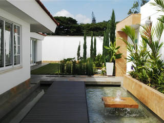 RECICLAJE ARQUITECTONICO CASA CIUDAD JARDIN, ION arquitectura SAS ION arquitectura SAS Vườn phong cách tối giản