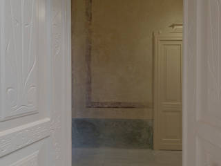 Palazzo Foletti, Officina29_ARCHITETTI Officina29_ARCHITETTI Modern Corridor, Hallway and Staircase