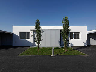 Reihenhausanlage Zistersdorf, illichmann-architecture illichmann-architecture Moderne Häuser