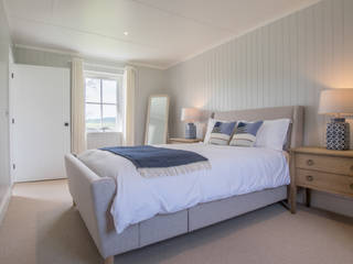 2 bedroom Wee House in Maybole, South Ayrshire, UK, The Wee House Company The Wee House Company Classic style bedroom Wood