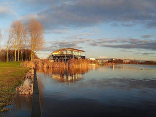 Clubgebouw Zeilvereniging Ouderkerkerplas, Hugo Caron Architecten bna Hugo Caron Architecten bna مساحات تجارية