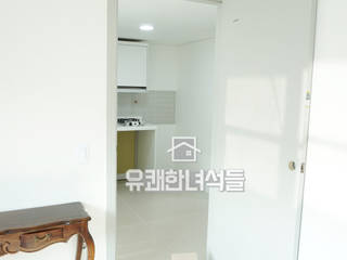 올 화이트 옥탑방 인테리어, 유쾌한녀석들 유쾌한녀석들 Modern corridor, hallway & stairs