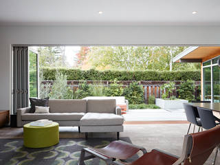 San Carlos Midcentury Modern Remodel, Klopf Architecture Klopf Architecture Modern living room