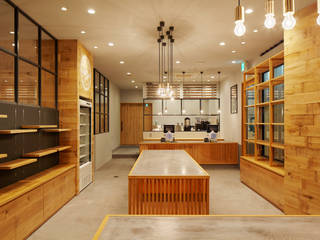​ Pane Delicia 高崎駅店, 一級建築士事務所 こより 一級建築士事務所 こより Modern style media rooms Multicolored
