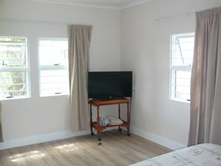 Prefab Home Project , Readykit Cape (Pty) Ltd Readykit Cape (Pty) Ltd Modern living room