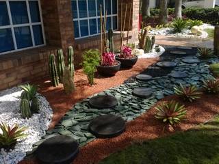 homify Tropical style garden