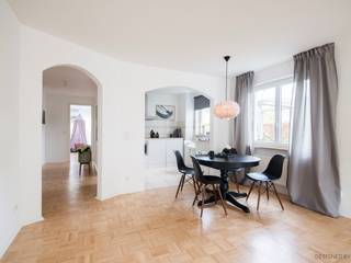 home staging Projekt - vorwiegend Schwarz/weiß Gestaltung - Eigentumswohnung, Münchner home staging AGENTUR GESCHKA Münchner home staging AGENTUR GESCHKA Scandinavian style dining room Grey