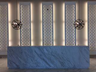 GRAN MARINA, marisagomezd marisagomezd モダンスタイルの 玄関&廊下&階段 白色
