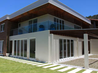 Casa em Jacarepaguá, Rafael Mirza Arquitetura Rafael Mirza Arquitetura 現代房屋設計點子、靈感 & 圖片