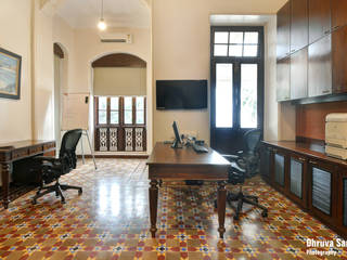 Office at Colaba, Dhruva Samal & Associates Dhruva Samal & Associates Espacios comerciales