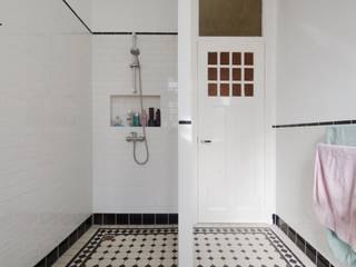 Renovatie woning Admiraal de Ruijterweg, studiopops studiopops Modern style bathrooms