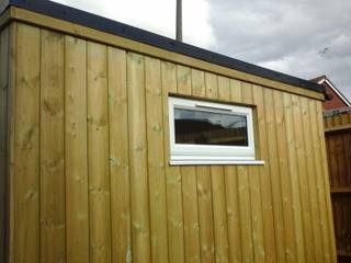 Garden Office, Pristine Garden Rooms Pristine Garden Rooms Classic style study/office Wood Wood effect