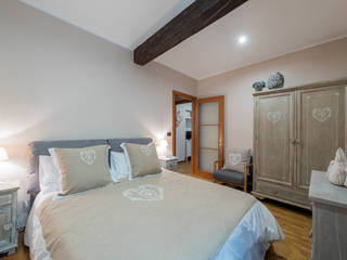 Appartamento via Barbaroux Torino, Angelo De Leo Photographer Angelo De Leo Photographer Klassische Schlafzimmer Flachs/Leinen Beige