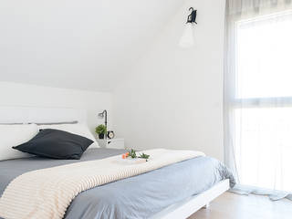 Interior Design | Quadrilocale ad Origgio, Made with home Made with home Minimalistische Schlafzimmer