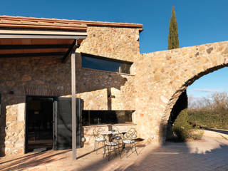 VIVIENDA UNIFAMILIAR AISLADA EN SIURANA, ALT EMPORDÀ, Irabé Projectes Irabé Projectes Rustic style house