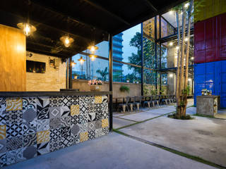 Ccasa Hostel, TAK Architects TAK Architects Commercial spaces