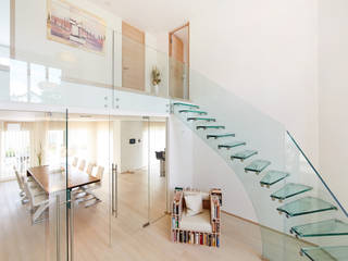 Mistral Twin, Siller Treppen/Stairs/Scale Siller Treppen/Stairs/Scale Modern corridor, hallway & stairs Glass