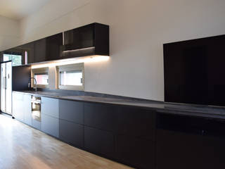 rock house, estudoquarto s.r.l. estudoquarto s.r.l. Minimalist kitchen MDF