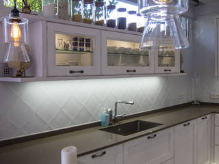 Nueva cocina en Madrid, Muebles de Cocina Aries Muebles de Cocina Aries KitchenCabinets & shelves White