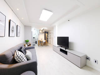특별한 헹거치프 역할을 해주는 아파트 인테리어 23평, 쉼표디자인SHUIMPYO DESIGN 쉼표디자인SHUIMPYO DESIGN Minimalist living room