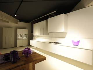 showroom, giovenali srl giovenali srl Cocinas modernas