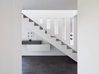 Einfamilienhaus in Schwalmtal bei Mönchengladbach, Fourmove Architekten Fourmove Architekten Modern Corridor, Hallway and Staircase
