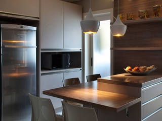 Apartamento Residencial, Ana Maria Dickow Arquitetura & Interiores Ana Maria Dickow Arquitetura & Interiores Cocinas de estilo moderno Tablero DM