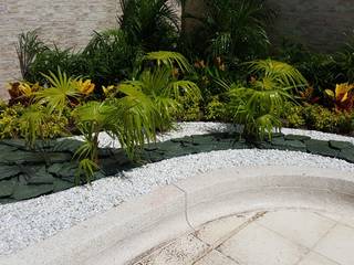 CONJUNTO MEDITERRANEAN TOWERS - BARRANQUILLA - COLOMBIA, BRASSICA SOLUCIONES PAISAJISTICAS S.A.S. BRASSICA SOLUCIONES PAISAJISTICAS S.A.S. Jardines de estilo tropical